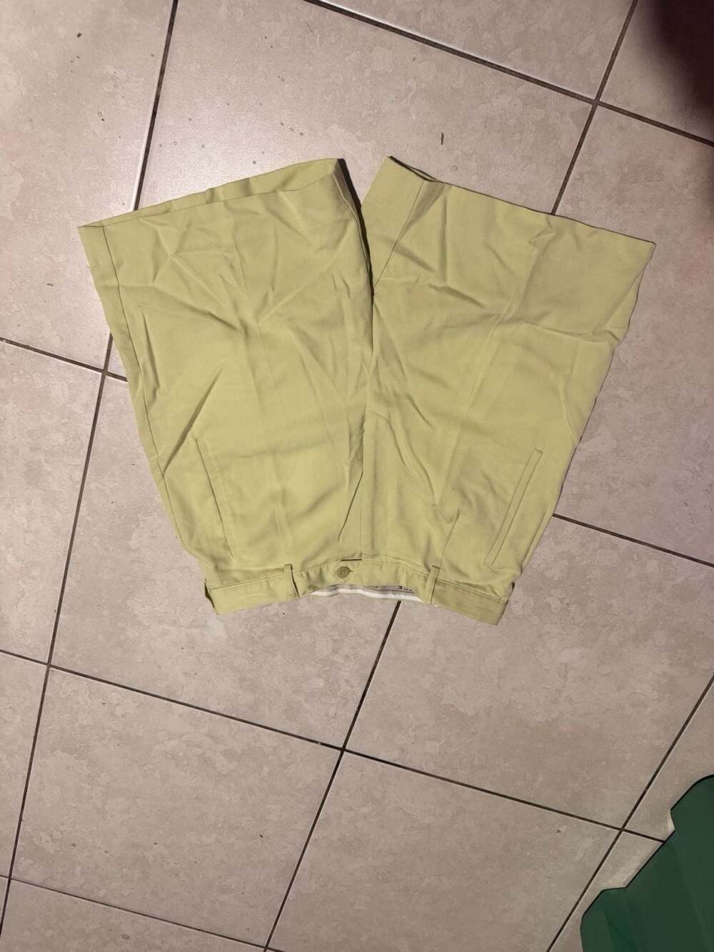 Cutter & Buck Women's Light Green Golf Shorts Size 6